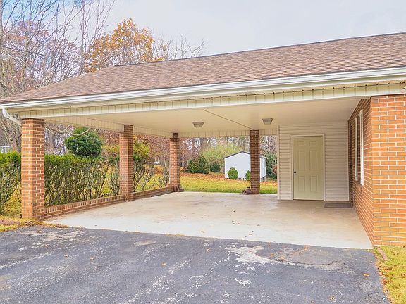 3rd image of 230 Edgewood Dr