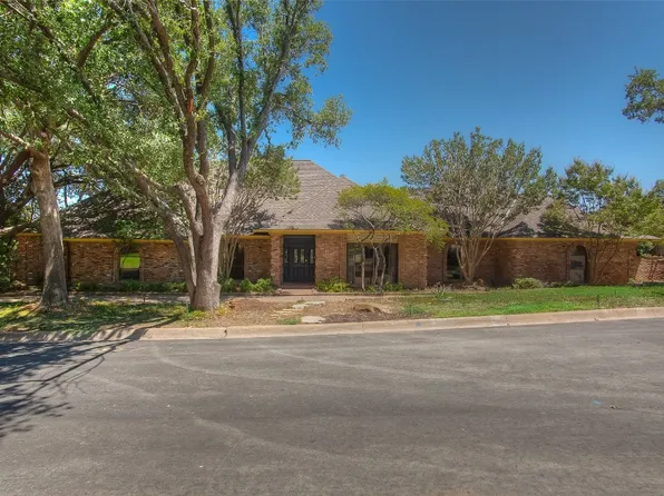 5 Thornhill Rd, Benbrook, TX 76132