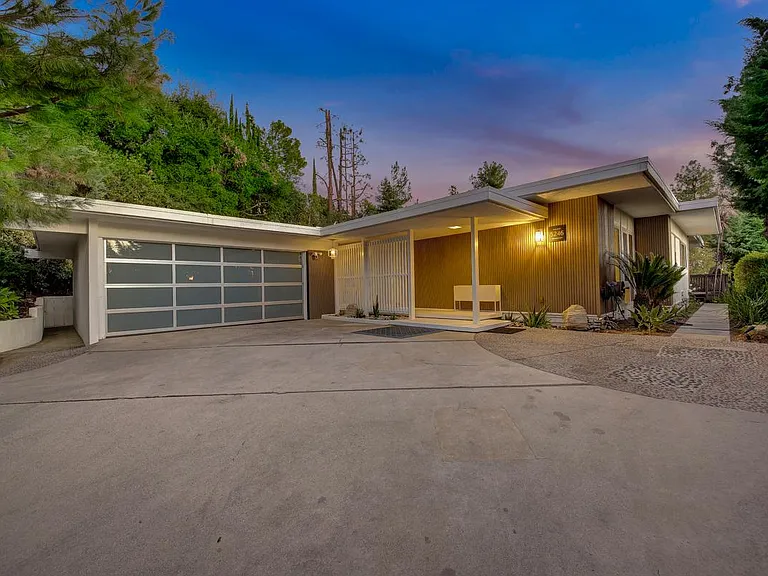 5246 Gould Ave — Photo 3