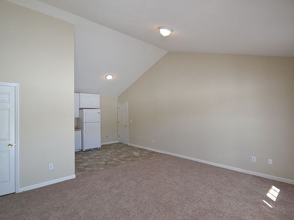 3rd image of 207 Clearwater Dr