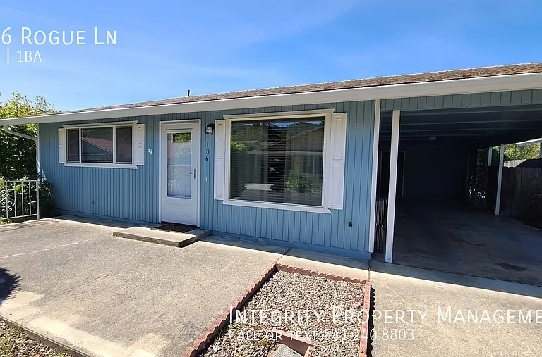 106 Rogue Ln — Photo 2