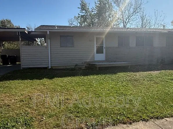 7114 SW Woodcroft Way, Topeka, KS 66619