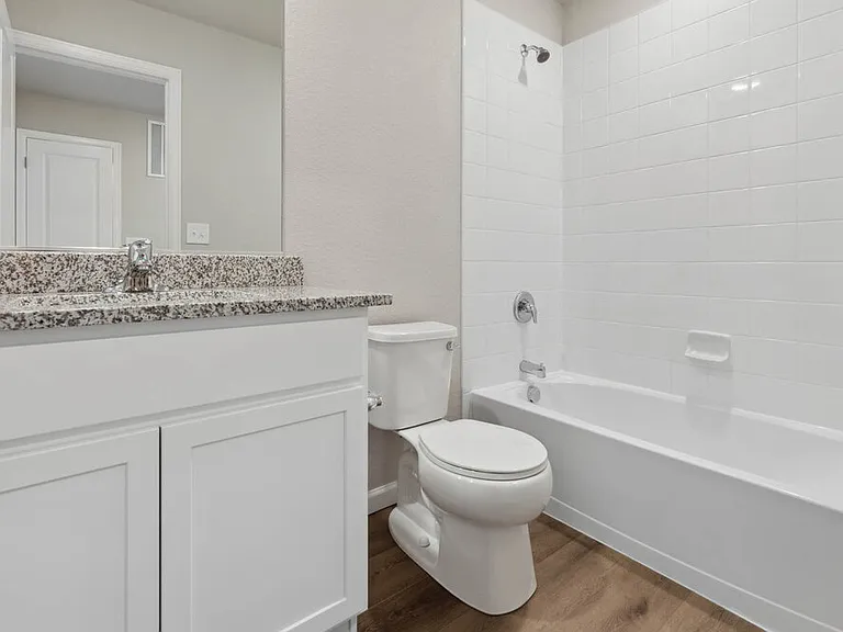 2140 Christina St — Photo 17