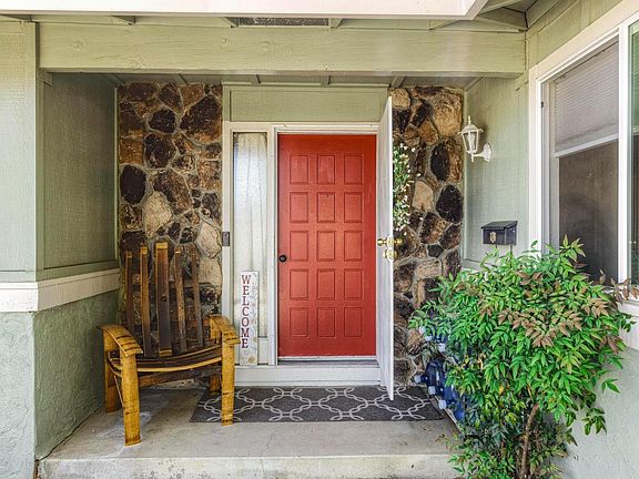 3rd image of 742 Corte Crestview