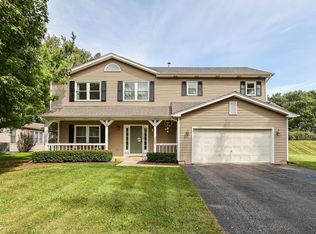 16 Crystal Ridge Dr, Crystal Lake, IL 60012