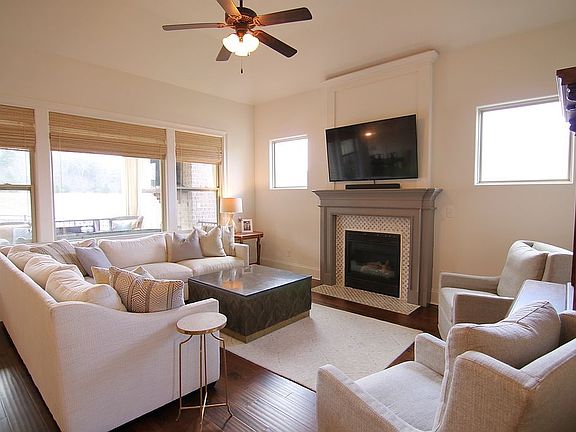 3rd image of 1671 Briarcliff Dr