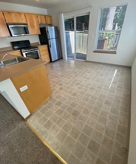 7436 SW 5th Ave #8 — Photo 5