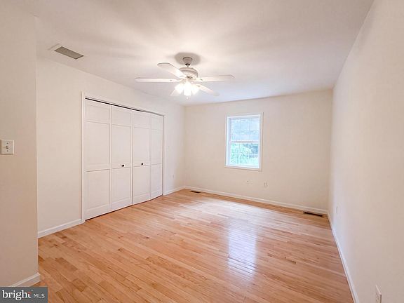 4th image of 20 Evergreen Lake Dr