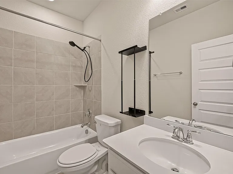 3219 Garner Ln — Photo 14