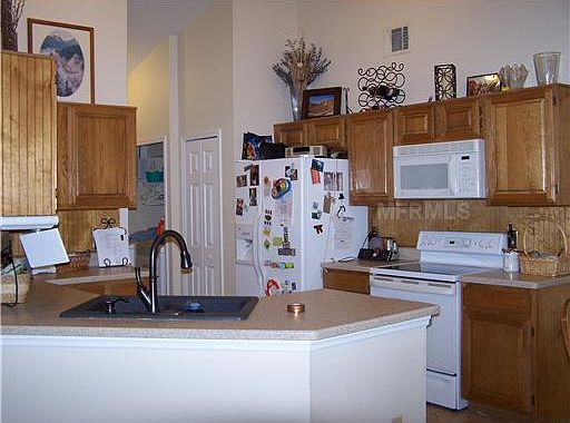 3rd image of 374 Lakewood Ct