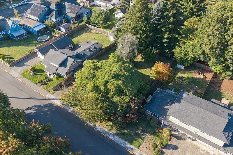 5th image of 615 5th Avenue SW