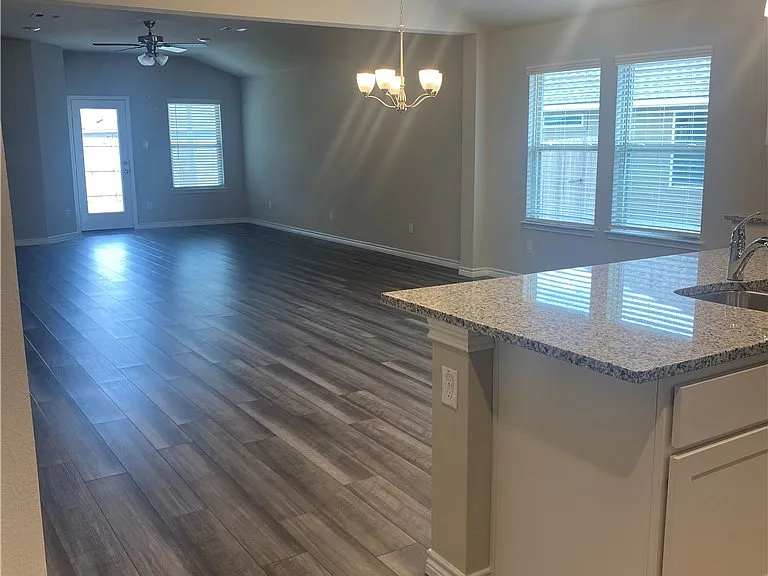 1110 Kennesaw Dr — Photo 5