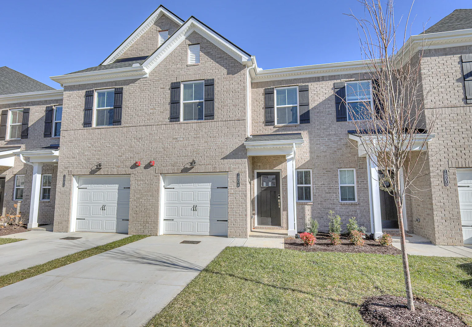3 bed, 2.5 bath, 1656 sqft, $2,150 — Photo 1