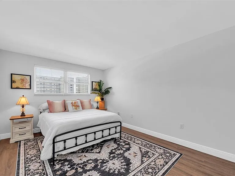 6025 Shore Blvd S #405 — Photo 18