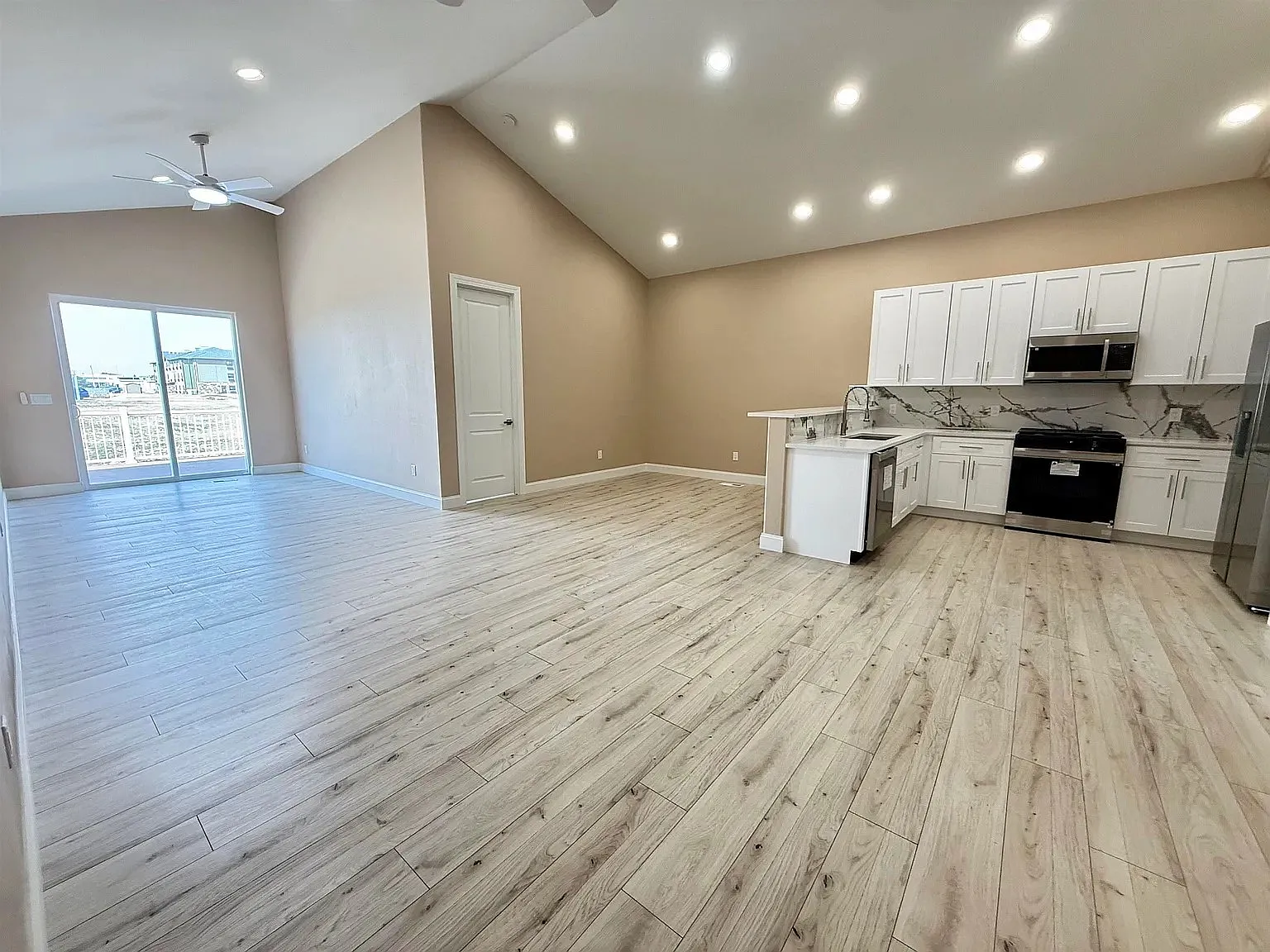 3107 W Laux Dr — Photo 2