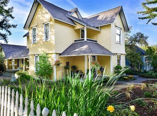 111 3rd St, Ashland, OR 97520