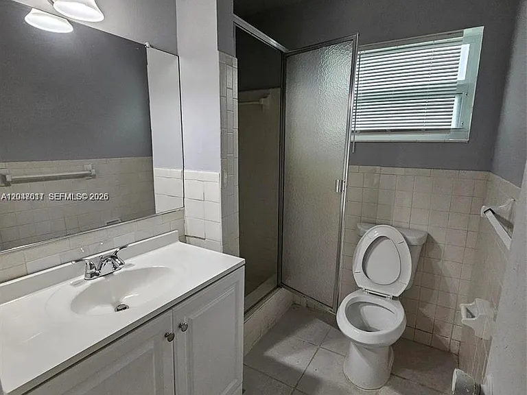 917 SW 16th St #2 — Photo 4
