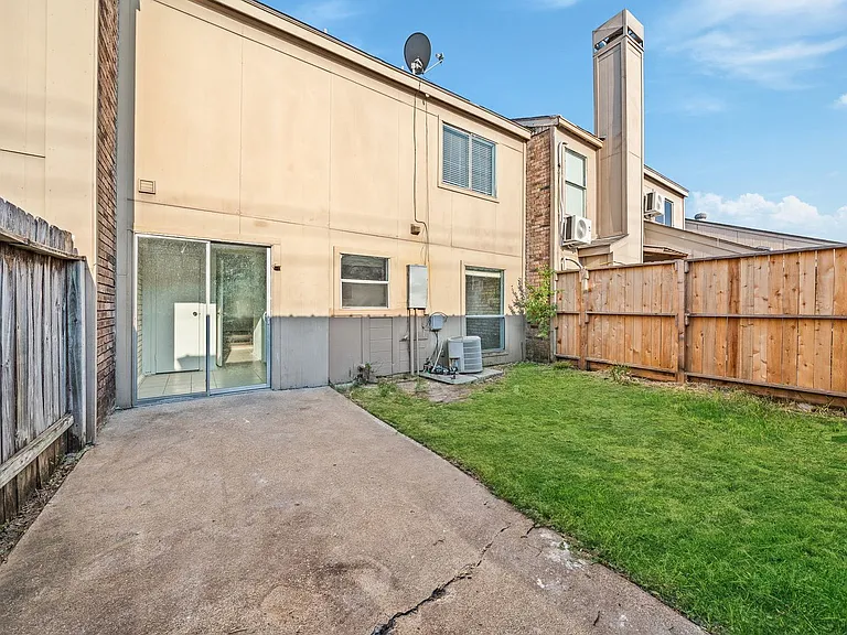 6463 Cambridge Glen Ln — Photo 24