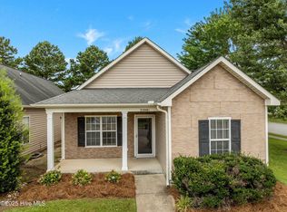 2200 Brookville Dr #B, Greenville, NC 27834
