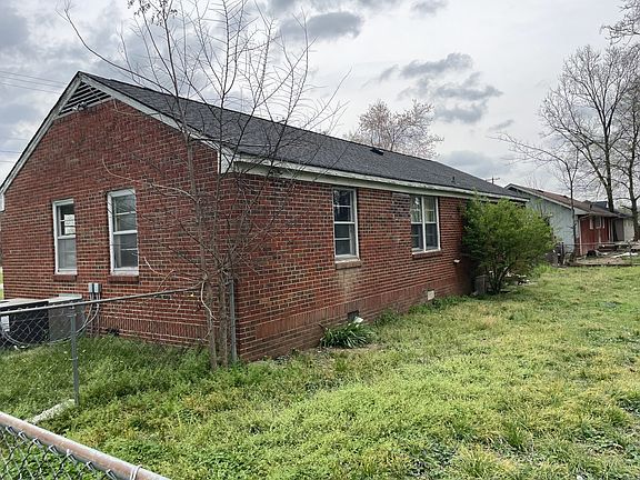 4th image of 216 Davis St