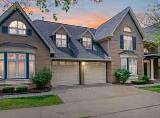 919 S Prospect Ave, Park Ridge, IL 60068