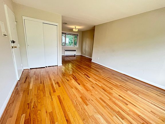 5th image of 10404 Montrose Ave APT 302