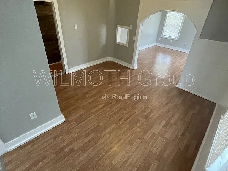 2631 Southeastern Ave — Photo 7