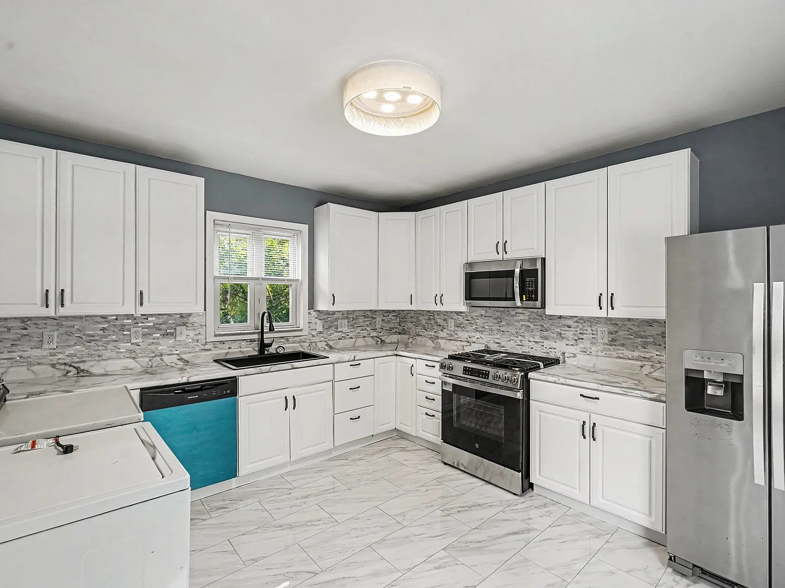 1 bed, 646 sqft, $1,600 — Photo 4