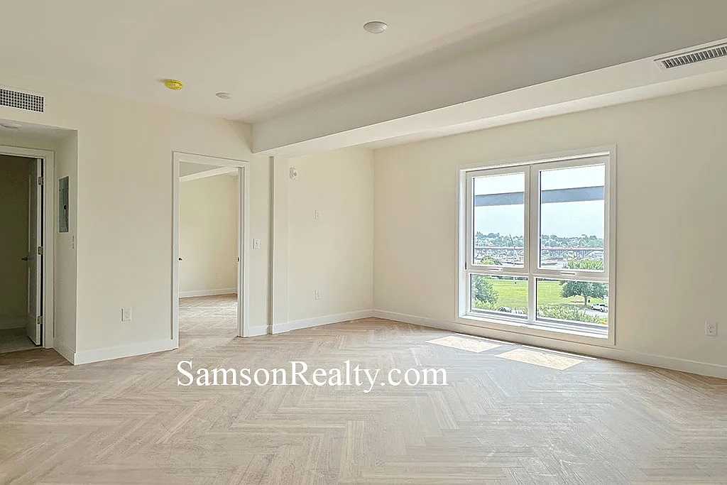 1 bed, 1.5 bath, 724 sqft, $2,450 — Photo 3