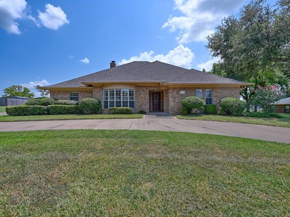 128 Douglas Dr