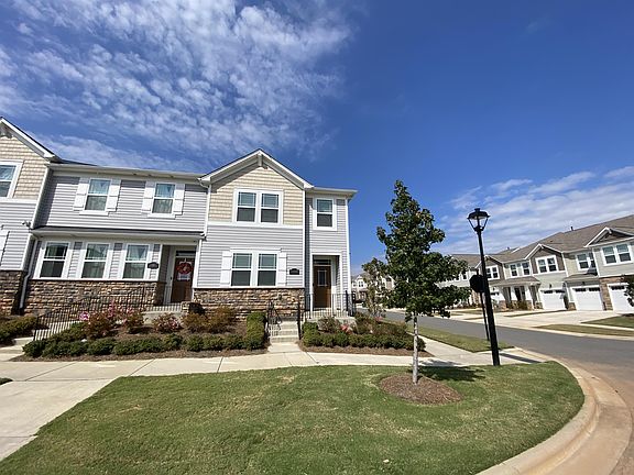 3rd image of 11109 Chalkbark Ln #1