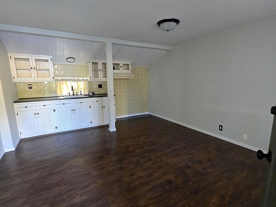 2nd image of 9955 Sunland Blvd