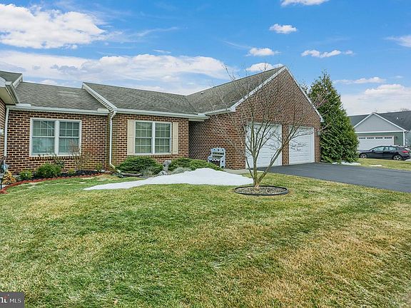 2nd image of 112 Blackbird Ln