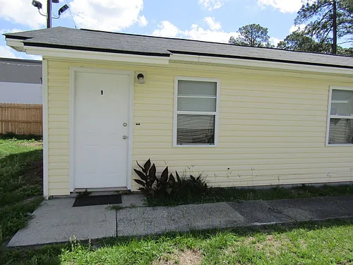 758 Sharon St Photo 1