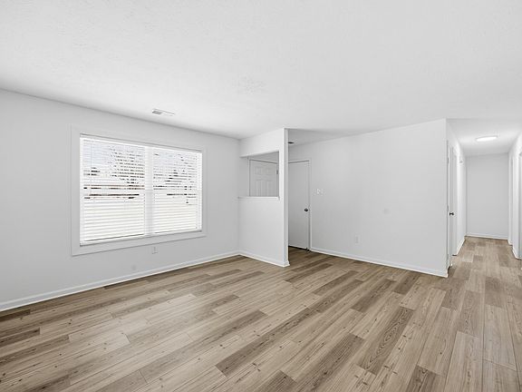 3rd image of 3304 Fall Ct