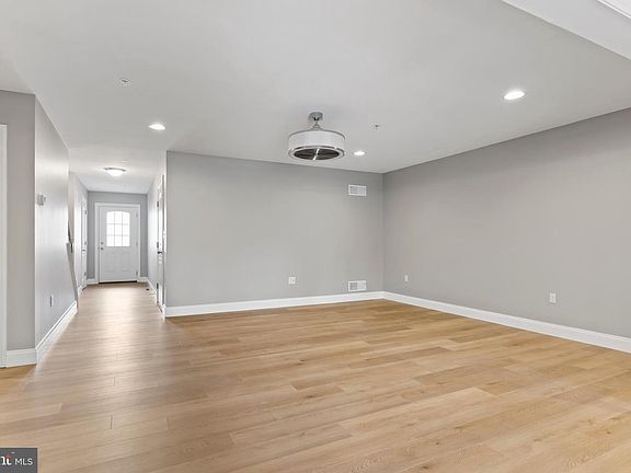 5th image of 329 Briar Ridge Cir