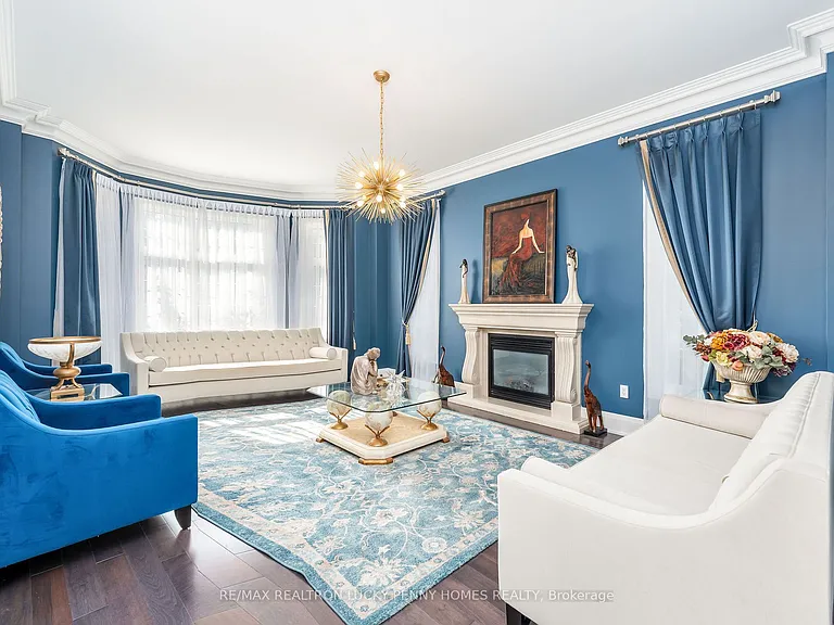 30 Bernadotte Dr — Photo 9