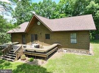 863 Fort Enochs Meadow Rd, Paw Paw, WV 25434