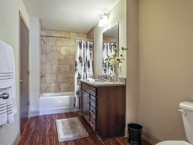 Rivers Edge Apartments — Photo 17