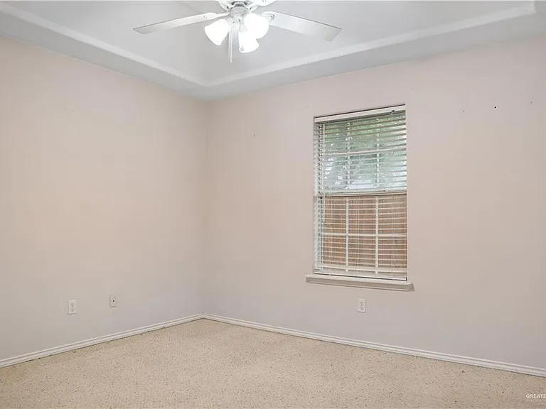 2212 Lilly Cove Dr — Photo 13