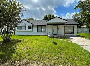 109 Del Monte Ln, Highlands, TX 77562