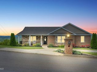 4892 Eagle Pointe Dr, Kingsport, TN 37664