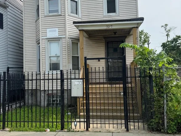 707 E 92nd Pl, Chicago, IL 60619