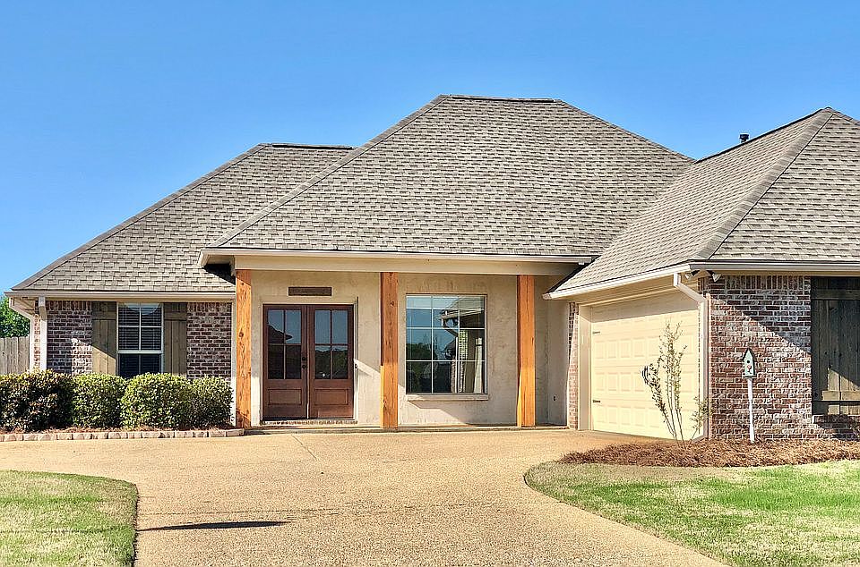 1st image of 123 Lakeway Dr