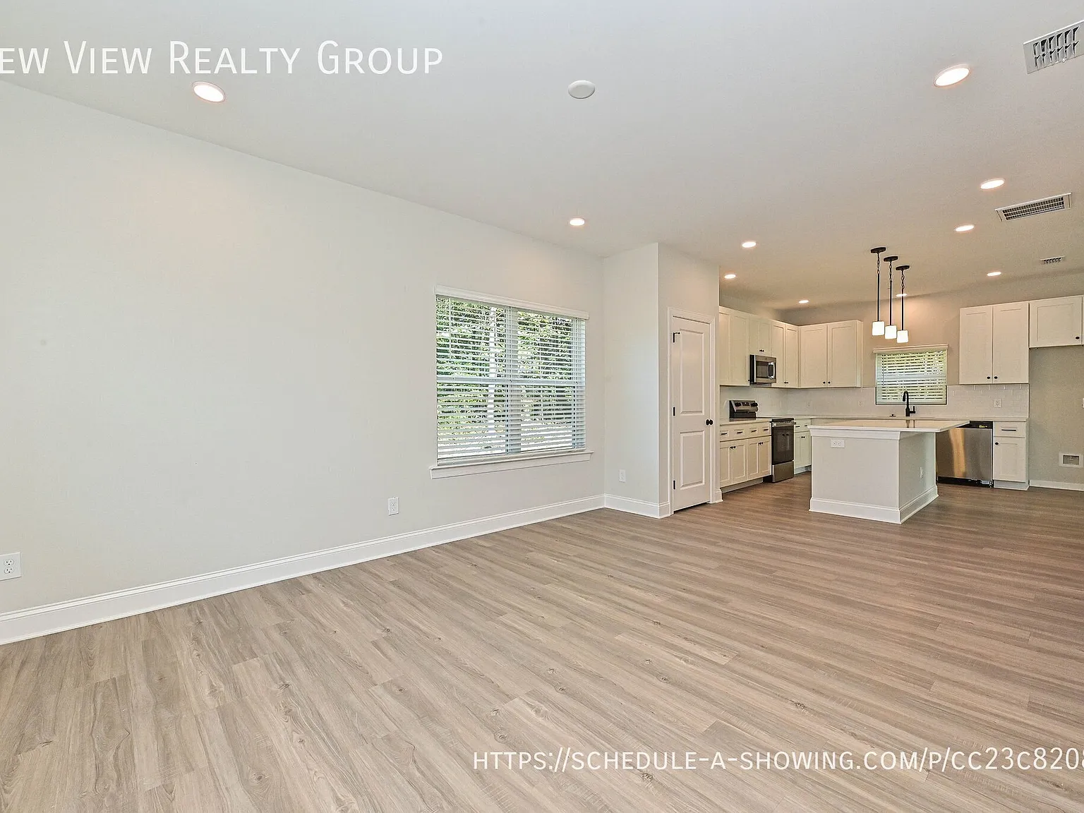 4 bed, 2.5 bath, 1627 sqft, $1,800 — Photo 4