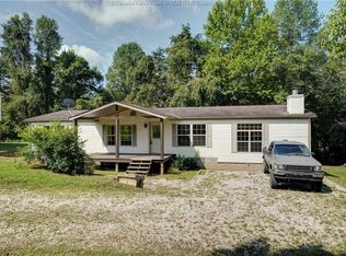 1951 Lakewood Dr, Charleston, WV 25312