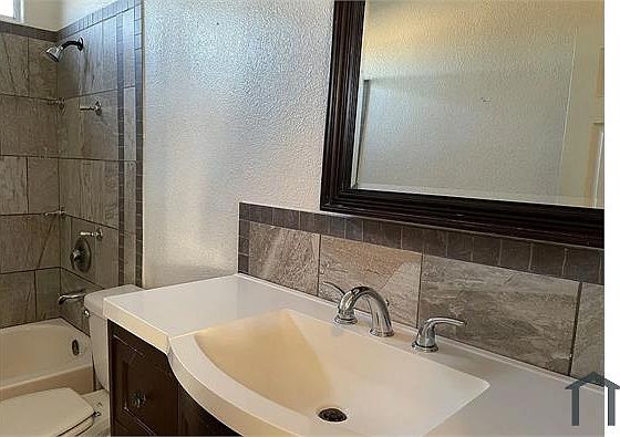 2nd image of 9125 Sparklewood Ct