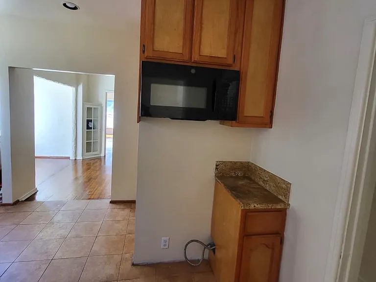 1820 S Wilton Pl — Photo 14