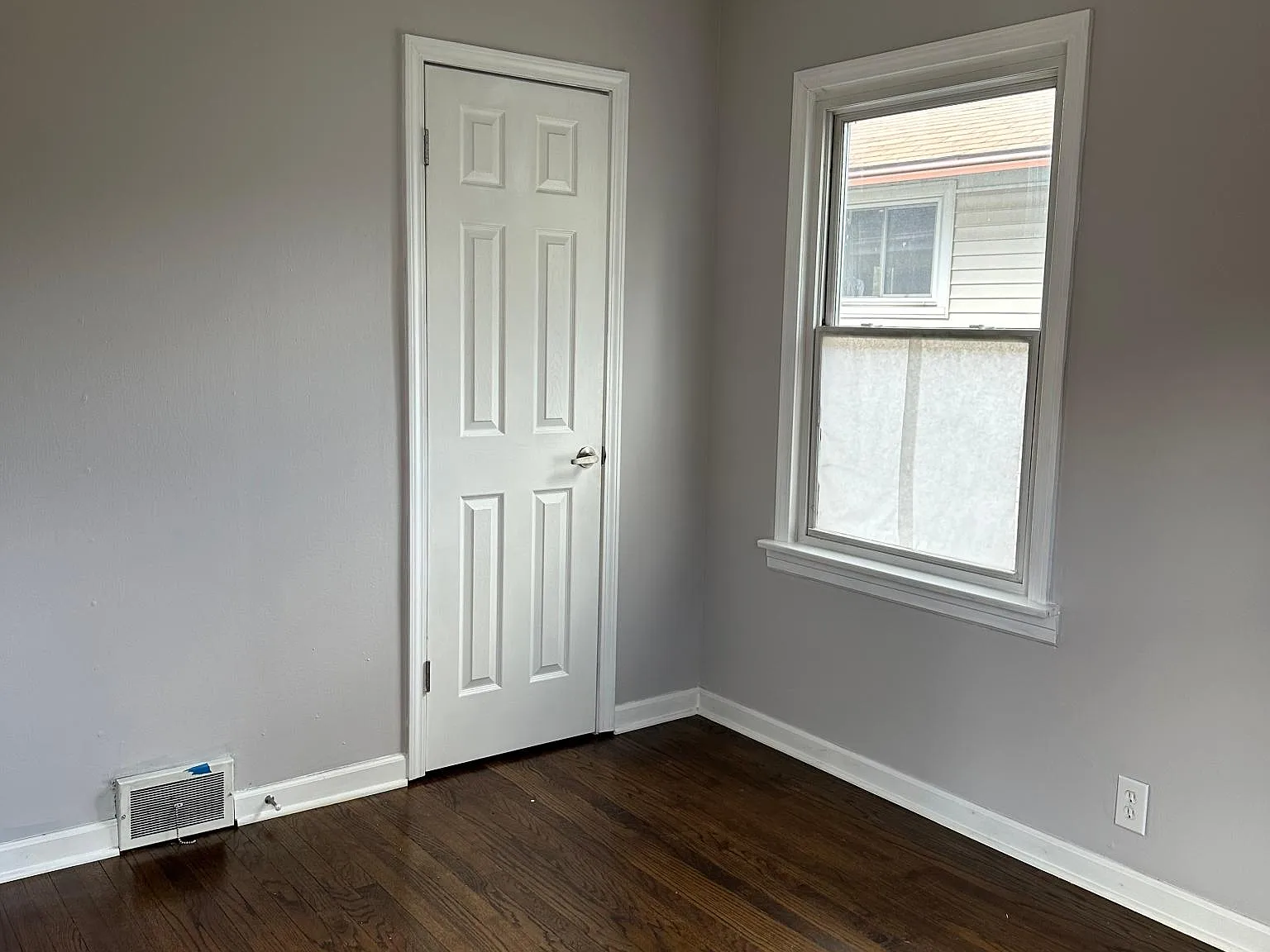 3 bed, 1038 sqft, $2,750 — Photo 4