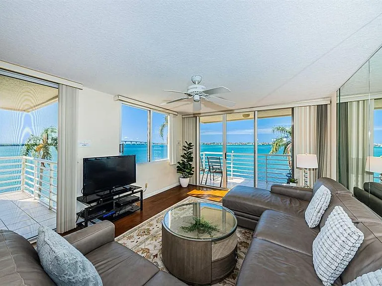 6105 Bahia Del Mar Cir #382 — Photo 11